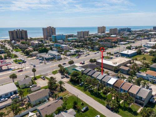 Sea Turtle Townhouse: Cute and comfy Townhouse - 3 Blocks from the Beach
