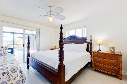 Rock N' Reel Boat House in Saint James City