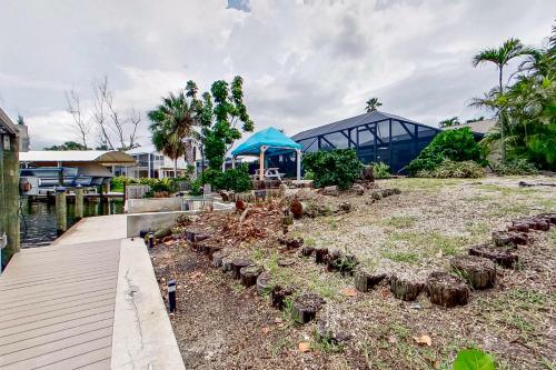 Rock N' Reel Boat House in Saint James City