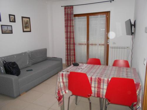 R(H)OME Apartment - image 4