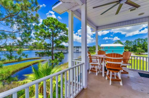 Riverfront Carrabelle Home with Furnished Patio! in Carrabelle