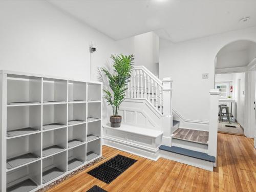 Oakland/University @E Stylish and Central Private Bedroom with Shared Bathroom in Pittsburgh, USA