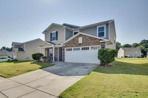 Spacious Gastonia Home with Pool Access! Spacious Gastonia Home with Pool Access!