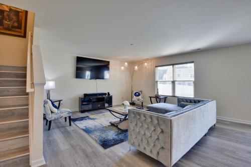 Spacious Gastonia Home with Pool Access! Spacious Gastonia Home with Pool Access!