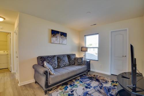 Spacious Gastonia Home with Pool Access! Spacious Gastonia Home with Pool Access!