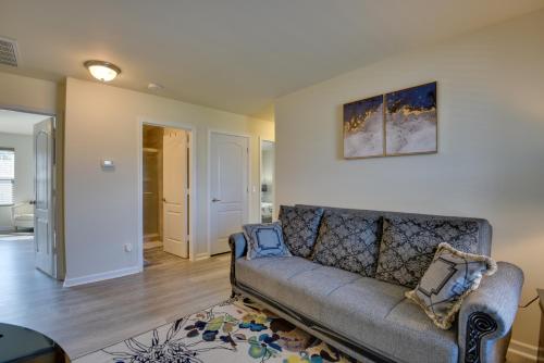 Spacious Gastonia Home with Pool Access! Spacious Gastonia Home with Pool Access!