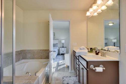 Spacious Gastonia Home with Pool Access! Spacious Gastonia Home with Pool Access!