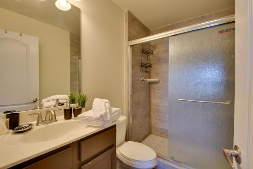 Spacious Gastonia Home with Pool Access! Spacious Gastonia Home with Pool Access!