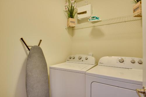 Spacious Gastonia Home with Pool Access! Spacious Gastonia Home with Pool Access!