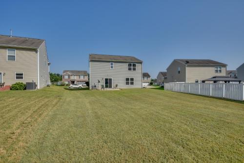 Spacious Gastonia Home with Pool Access! Spacious Gastonia Home with Pool Access!