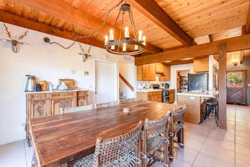 Yosemite Cowboy Cabin in Oakhurst