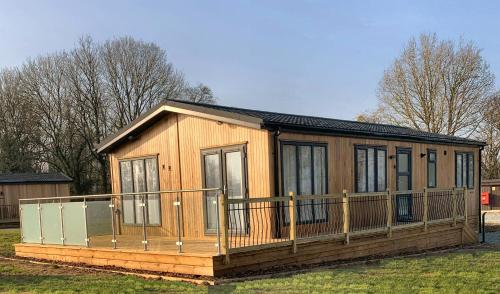 Picture of Alder Lodge - Billingsley Park Lodges - A Luxury Hot Tub Break