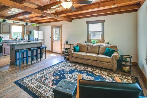 . Creek, Trails & Falls! Rural Red River Gorge Cabin