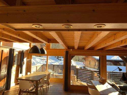 Superbe CHALET (14 personnes) & SAUNA au pied du Mont Blanc