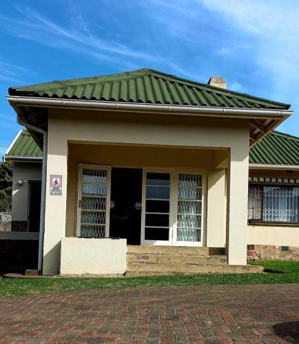 Exterior view, Airport-way via Trent in Sunnyridge