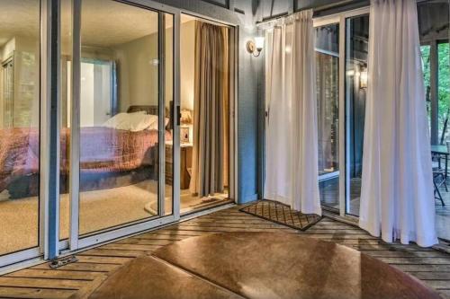 On Jack Frost Mountain Air Conditioning Included in Lake Harmony, USA