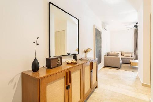 Private Hot Tub, Scooters, Pool, Outdoor Cinema, 750 MB