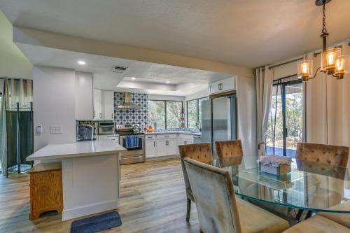 Pet-Friendly Coarsegold Vacation Rental with Deck!