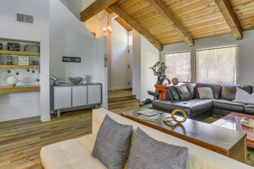 Pet-Friendly Coarsegold Vacation Rental with Deck!