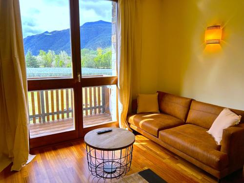 Apartament d'estil pirineic amb vistes úniques by RURAL D'ÀNEU