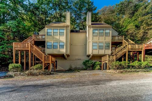 High Mountain Villa in Oakland, USA