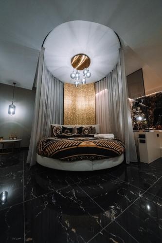 Versace Luxury Room