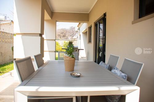 バルコニー/テラス, Kendi's Inn Guest House in ジェイング