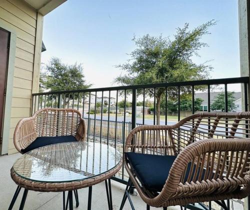 Luxe 2B/2B Getaway - Pool, Gym, Garage, Pet Wash in Leander, USA