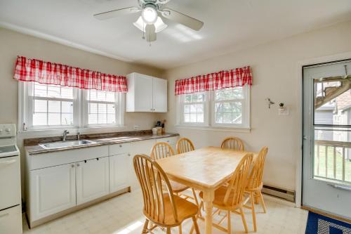 North Wildwood Vacation Rental about 1 Block to Beach! in Wildwood, USA