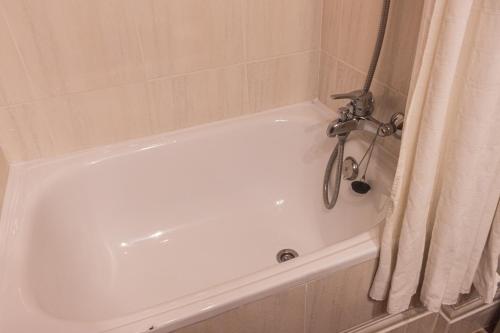 Létesítmények, Hotel Tàrbena (Hotel Tarbena) in Tarbena