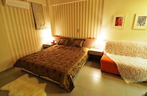 2 twin beds, 1 sofa bed