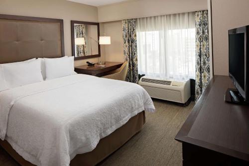 Hampton Inn Louisville Downtown - image 11