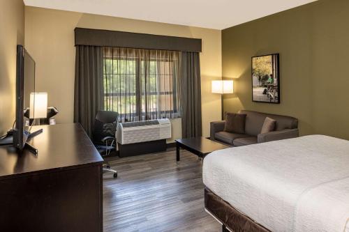 Best Western Plus Franciscan Square Inn & Suites - Steubenville