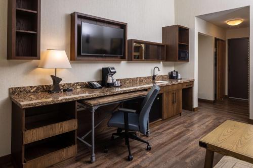 Best Western Plus Franciscan Square Inn & Suites - Steubenville