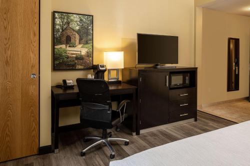 Best Western Plus Franciscan Square Inn & Suites - Steubenville