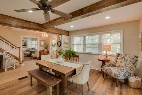 . Charming Villisca Getaway w/ Screened Porch!