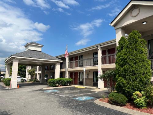 Econo Lodge Inn & Suites Murfreesboro Shopping District - 숙소 외관