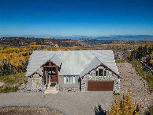 Slopes Loft - image 2