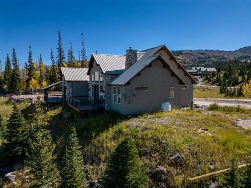 Slopes Loft - image 7