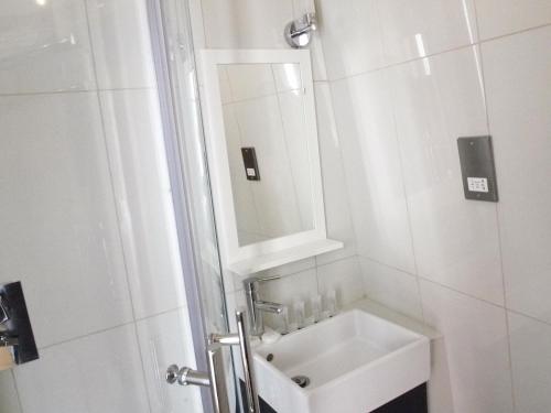 Earls Court Garden Hotel – London