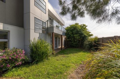 Three-Bedroom House image 9