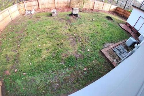 Spacious 3 Bedroom 2.5 Baths home. Free parking and Wi-Fi in Charlotte, USA