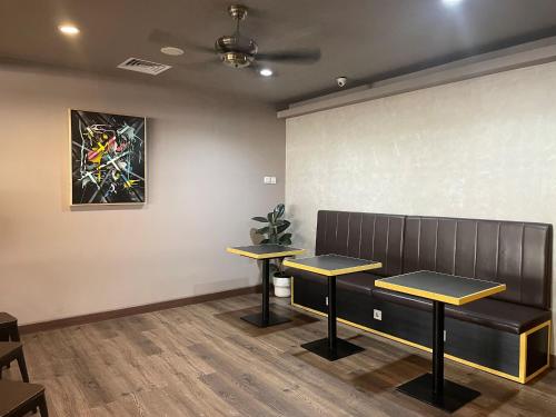 Bar/Lounge, PassGo Digital Airport Hotel Terminal 2 Soekarno Hatta in Jacarta