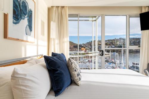 Luxury Suite with Marina View