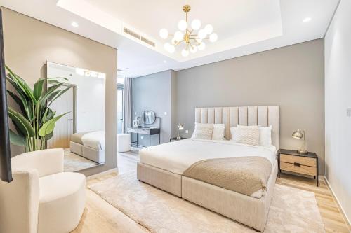 Luxury 2BR Apt w/ Burj Khalifa View At Paramount - image 4