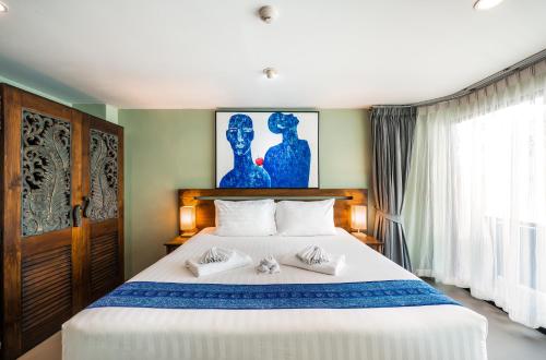 room detail thumbnail 1