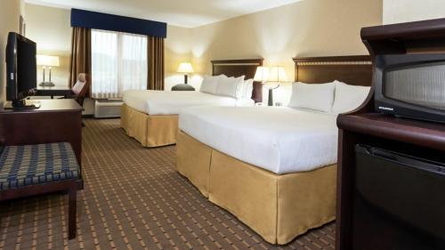 Holiday Inn Express & Suites - Smithfield/Selma, an IHG Hotel