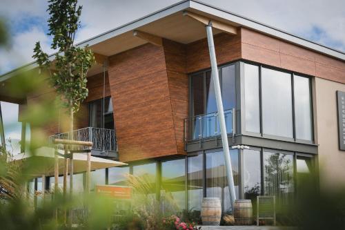 Exterior view, Weinzuhause Hotel-Restaurant-Vinothek in Köngernheim