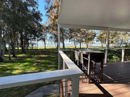 Instalaciones, Absolutely Lakeside House, quiet and peace in Chittaway Bay