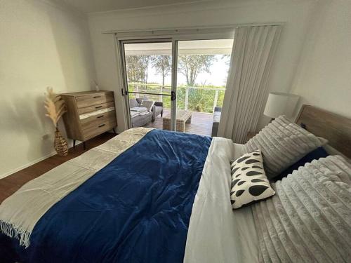 Absolutely Lakeside House, quiet and peace in Chittaway Bay